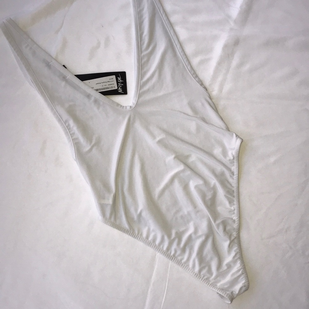 NWT Nasty Gal plunging bodysuit - Picture 7 of 7